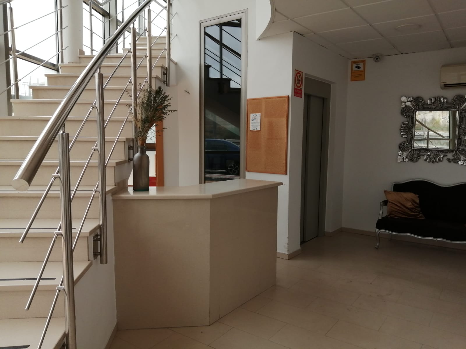 Recepción Hotel El Cruce de la Moraleda